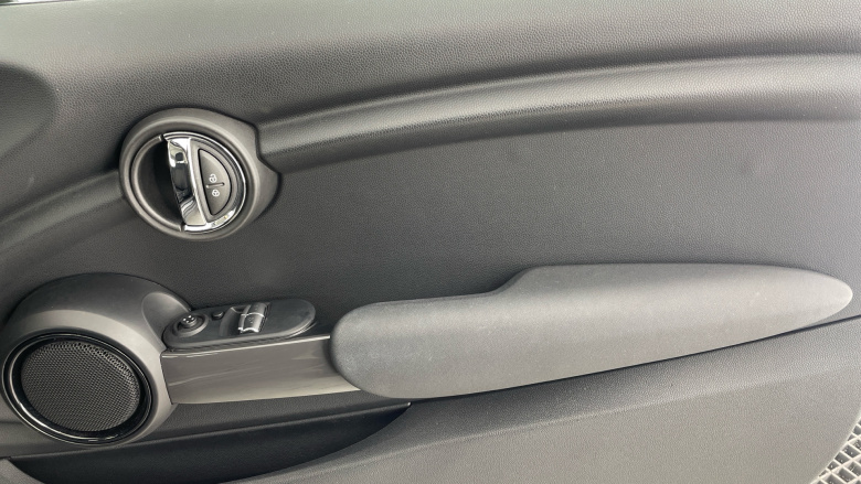 MINI Hatchback 1.5 Cooper II 3dr Petrol Hatchback